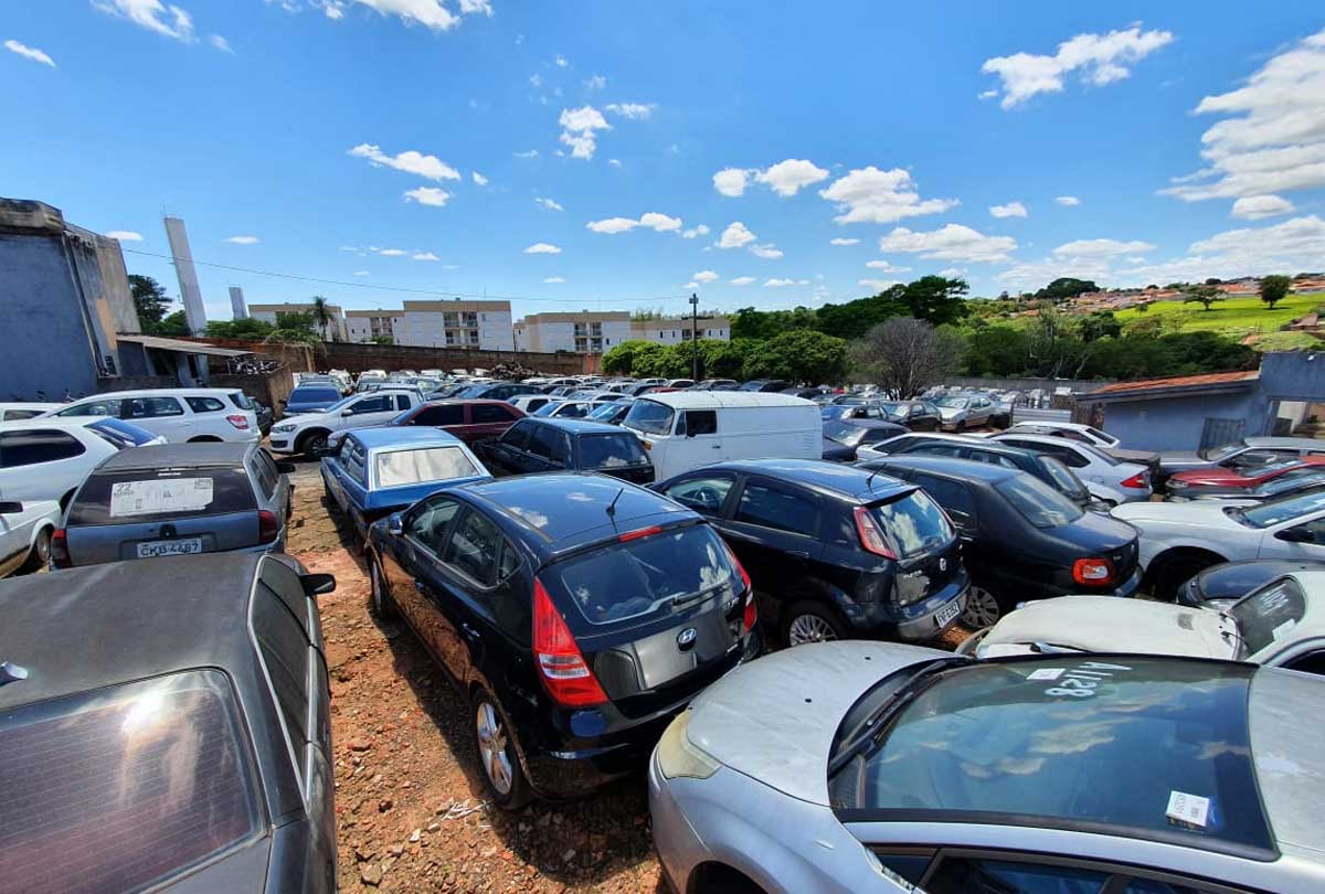 Retirada de Veículos Apreendidos em Pátios em Atibaia